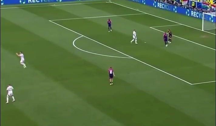 国足名宿李金羽在德国vs匈牙利比赛中，上演解说名场面