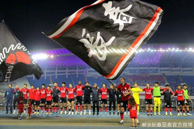 前场外援三叉戟火力全开 张宇峰赛季首球 亚泰5-0赢得保级大战