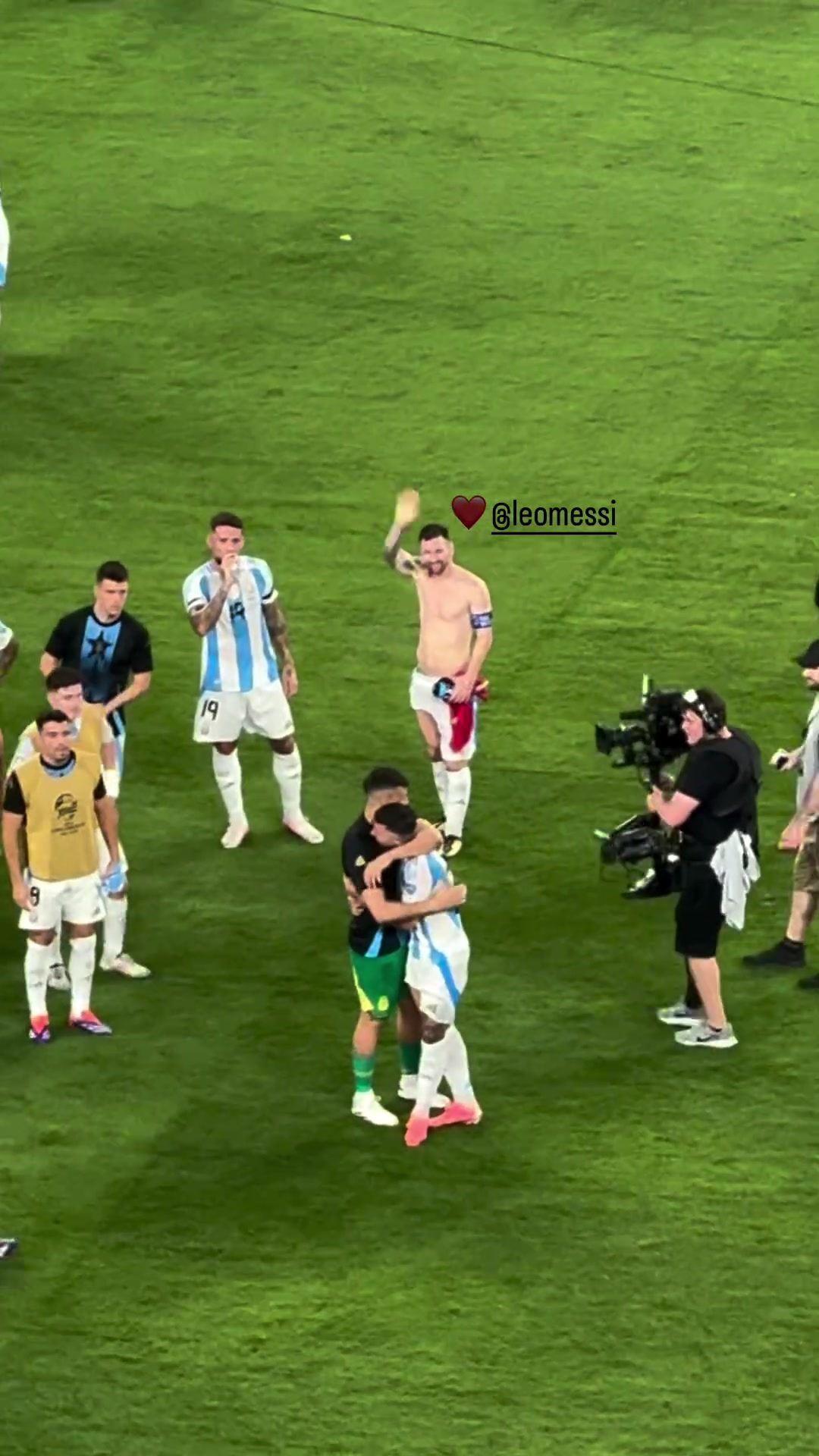 安东内拉晒视频，赛后梅西朝着看台上家人的方向挥手