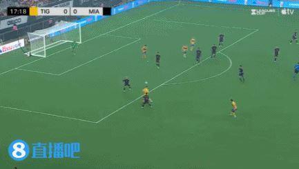 迈阿密国际禁区解围没踢远，老虎大学连续头球接力后吊门得手