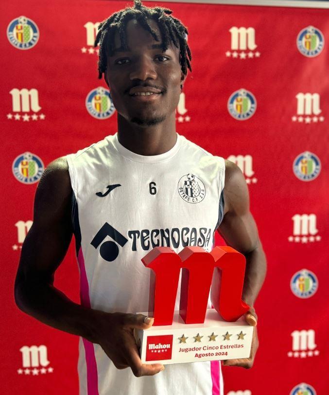 西媒：切尔西正在关注赫塔费21岁中场乌切，球员暂时无意离队