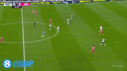 伊镇客场2-0热刺！本坦库尔中场狼狈被过，德拉普抢点破门