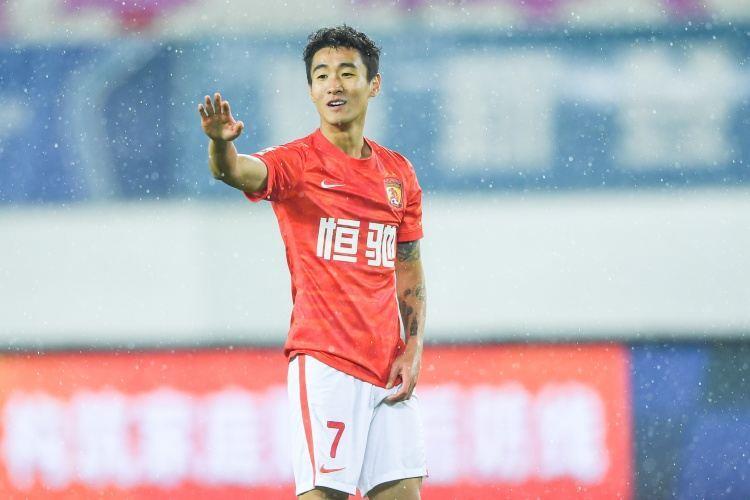 年薪或超700万！韦世豪、杨立瑜等曾与广州达协议，1-3年还清欠薪