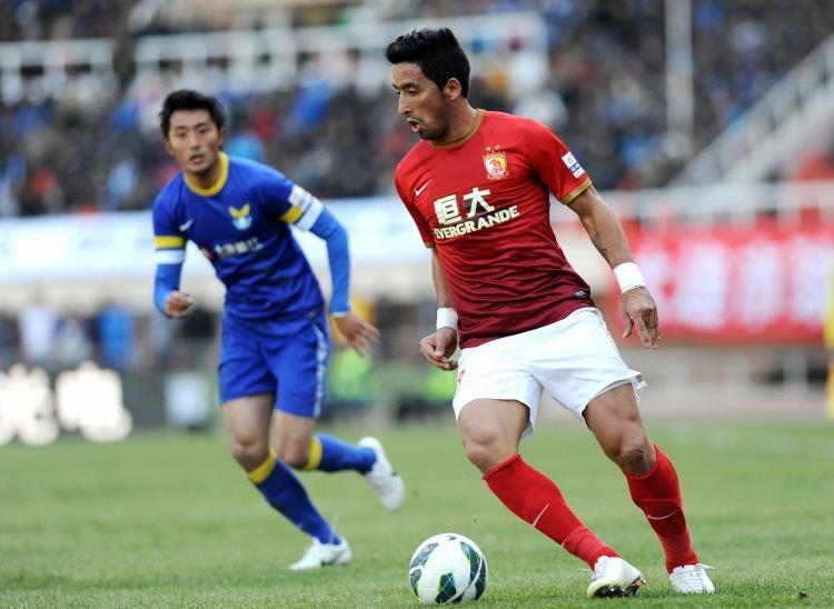 1亚冠 2中超冠军！官方：40岁前广州恒大前锋巴里奥斯宣布退役