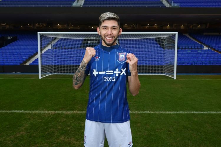 官方：伊普斯维奇租借签下布莱顿中场恩西索，租期至赛季末