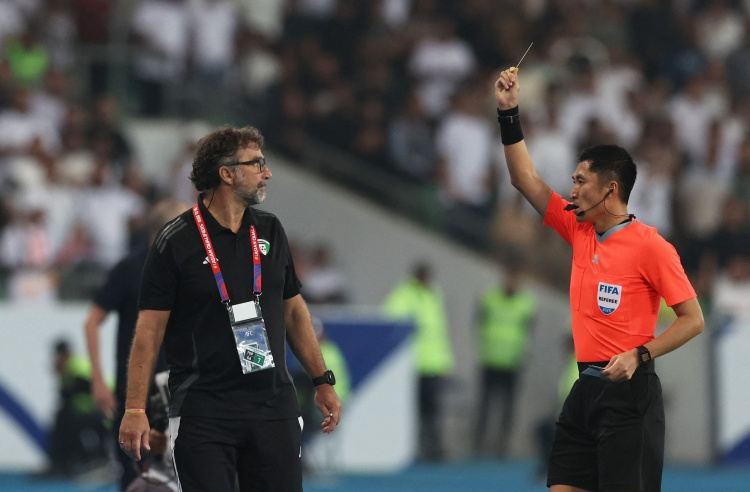 全场2红9黄伊拉克101分钟超时绝平，科威特球员辱骂马宁 爆冲突