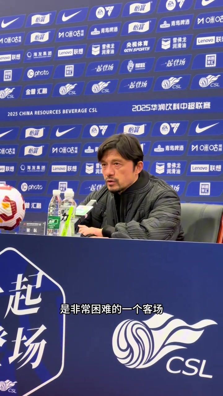 谢晖：不知道为什么不浇水？练了一个月的传接球，跑这里打橄榄球