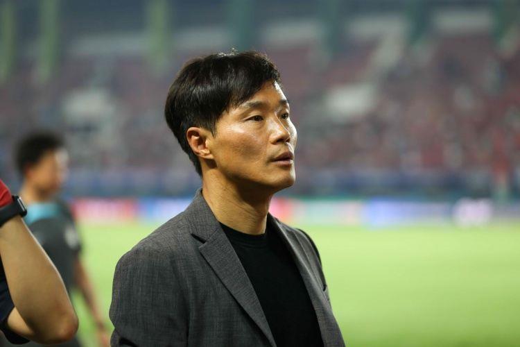 南基一：这场本来是必须要拿下来的比赛，我在换人方面要承担责任