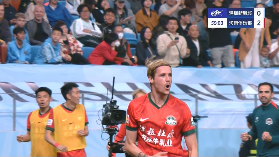 又是头球破门！迈达纳后点头槌得手&4场3球，河南2-0领先深圳