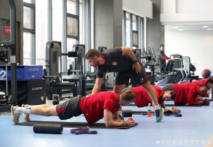 亚泰将士全力备战云南玉昆