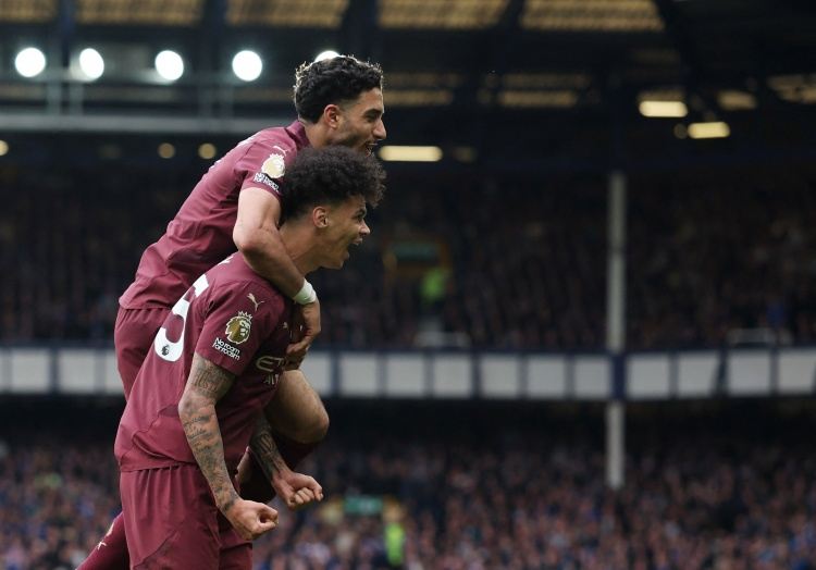 曼晚评分：奥赖利8分最高&京多安科娃7分，丁丁B席奥尔特加5分