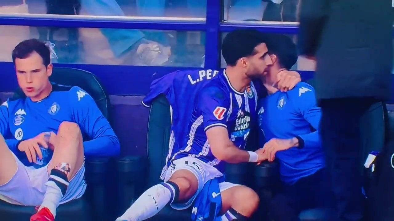 在替补席拳打队友巴拉多利德对赛中内讧的两名球员罚款处罚