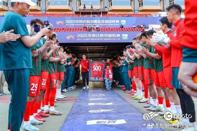 河南俱乐部酒祖杜康3-1青岛海牛 马亚、钟义浩、阿奇姆彭分别建功