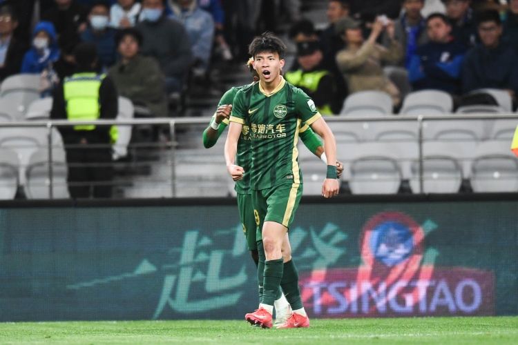 9场6球上限“比天高”？18岁的王钰栋，已成为国足新生代领军人