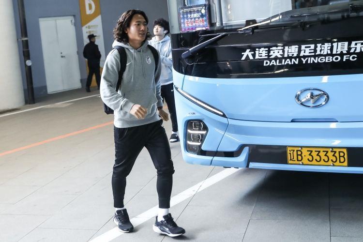 备战世预赛关键战，中国男足或招“新面孔”