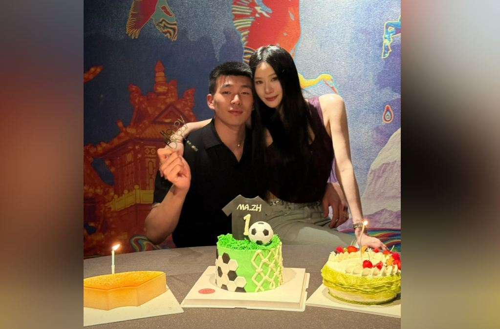 异地恋不容易范志毅女儿休赛期与未婚夫马镇相聚，为他过生日