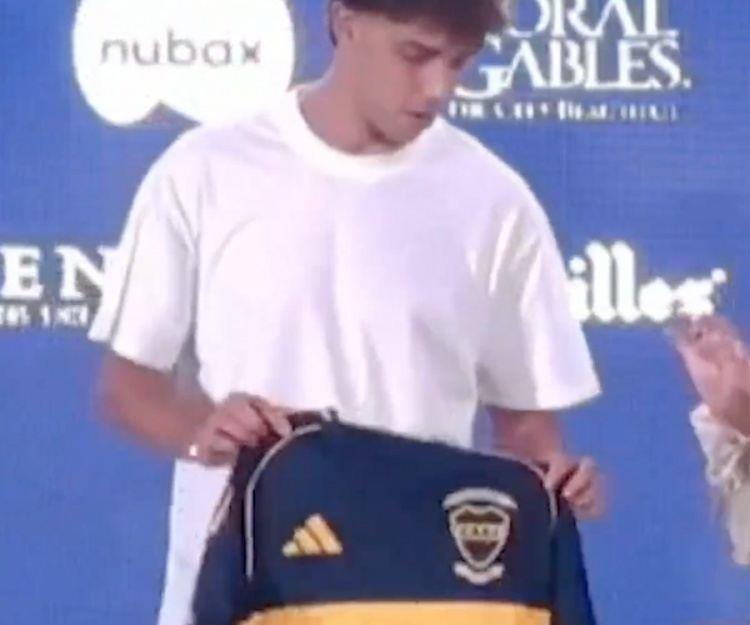 获赠博卡青年新赛季主场球衣，菲利克斯：恩佐会杀了我的