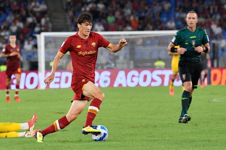 队报：肖穆罗多夫收到美职联球队邀请，罗马对转会持开放态度