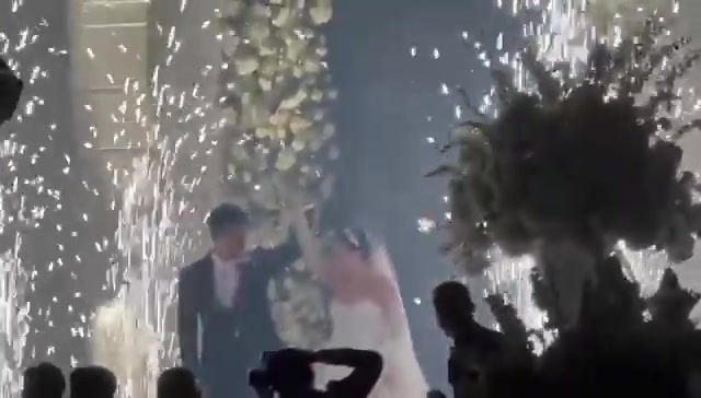 婚前已生两孩路易斯-迪亚斯和女友结婚，自2016年就开始交往
