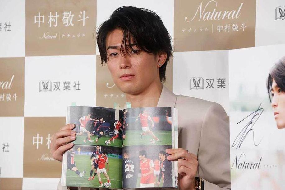 不输男明星中村敬斗写真发布会人气爆棚，日本女生排队签名