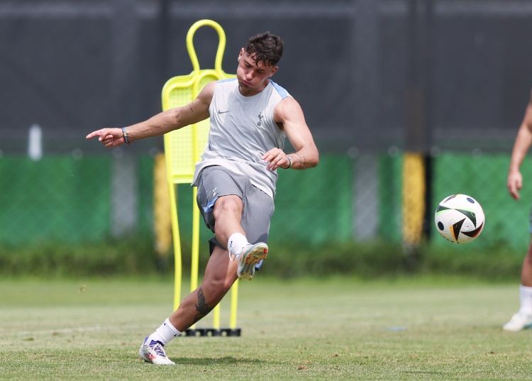 英媒：热刺并未收到对贝利斯的报价，阿根廷竞技的传闻是阿媒炒作