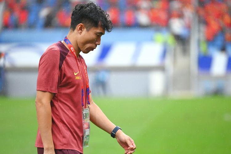 东体：两名外教辅佐久尔杰维奇，中方教练郑智、陈涛将得到保留