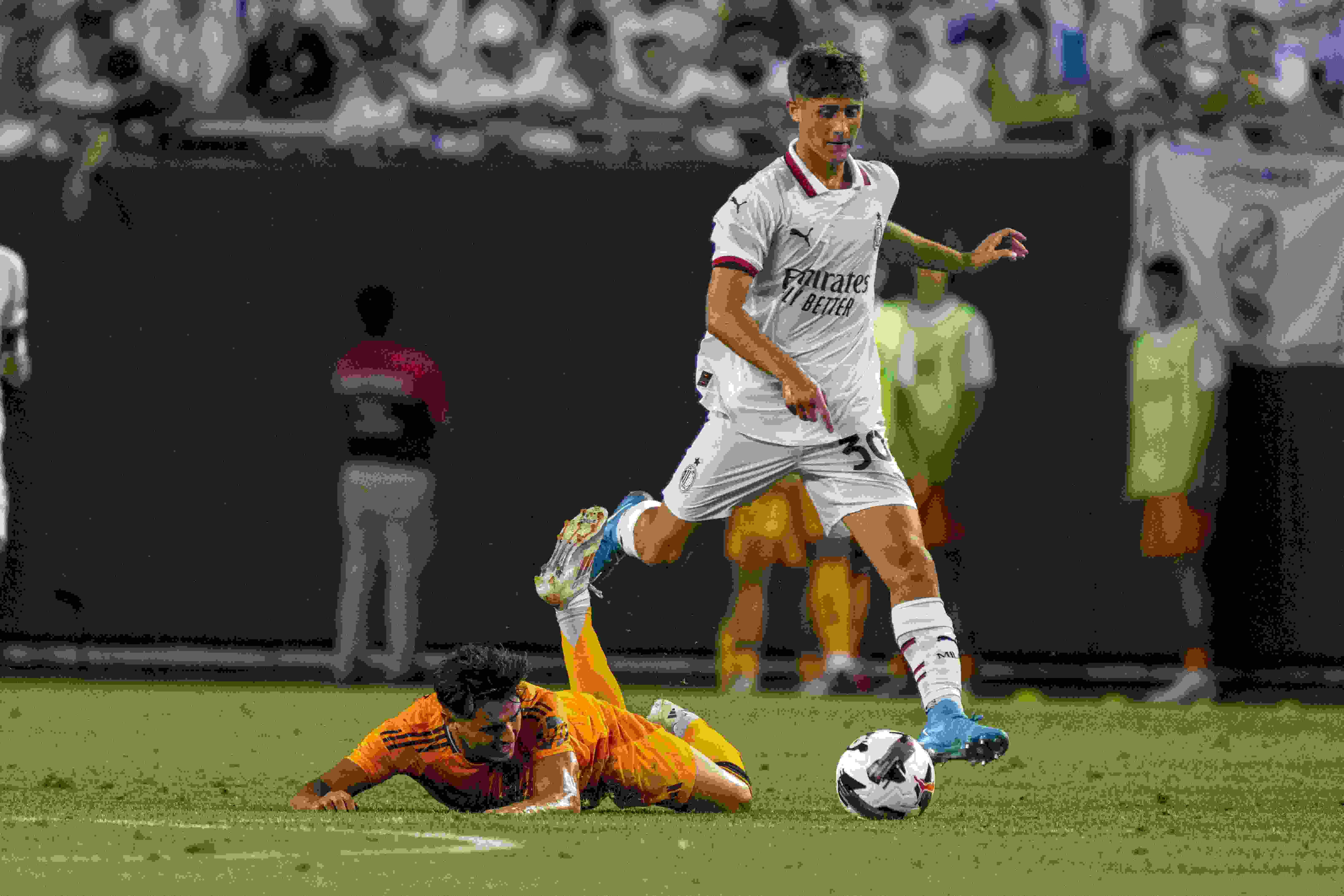 记者：对利贝拉里感兴趣的有帕尔马&恩波利&威尼斯&卡利亚里