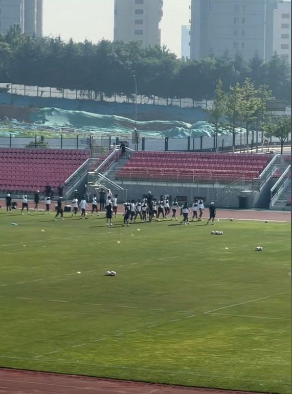 假期结束！青岛西海岸今天重新集结，进行恢复训练
