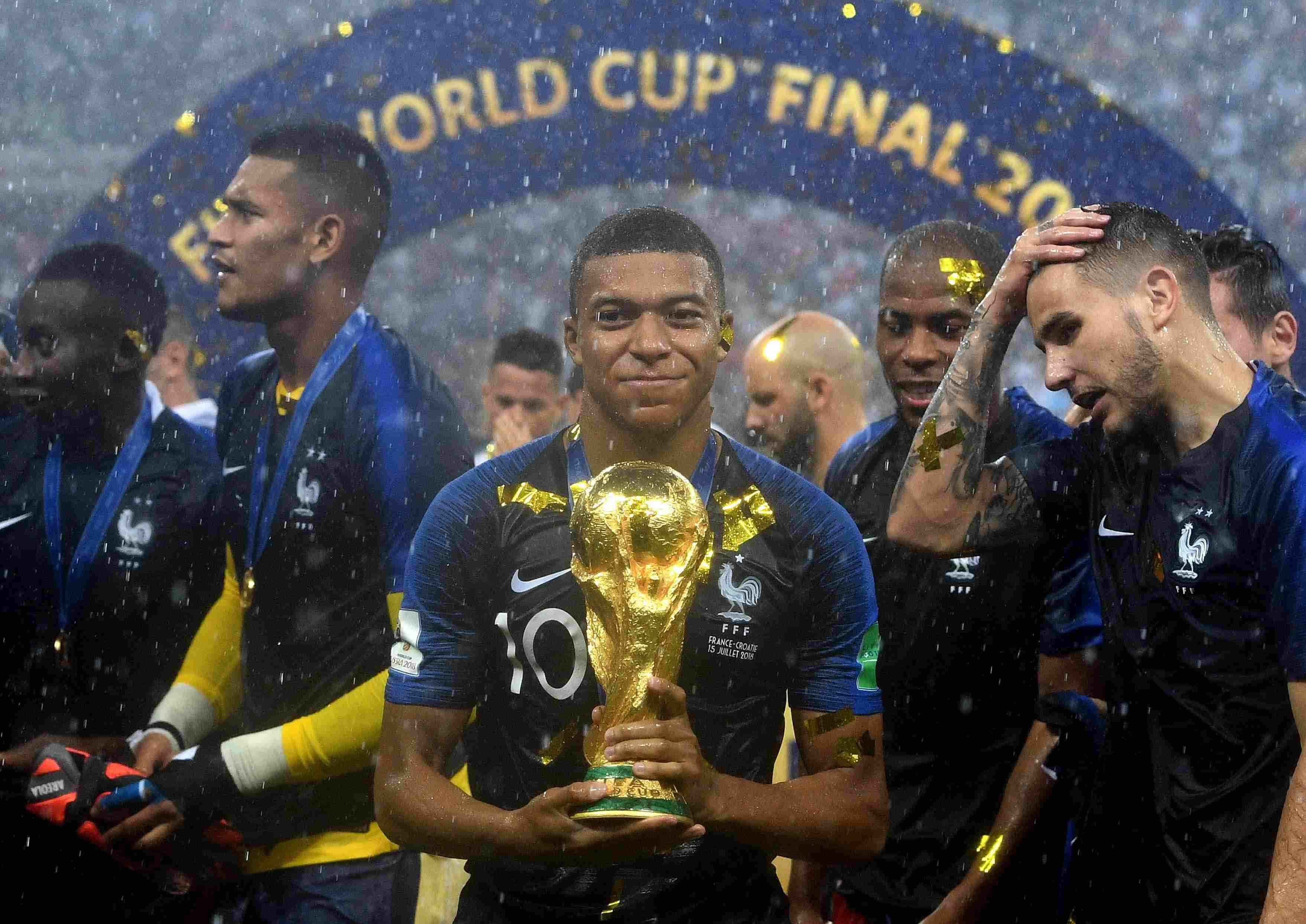 FIFA：登贝莱等巴黎三人、姆巴佩、恩佐有机会成为“双世界冠军”