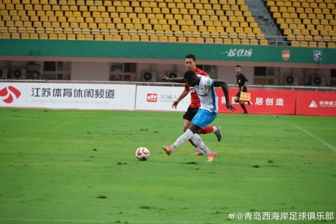 热身赛-青岛西海岸俱乐部4-1击败成都蓉城，戴维森梅开二度