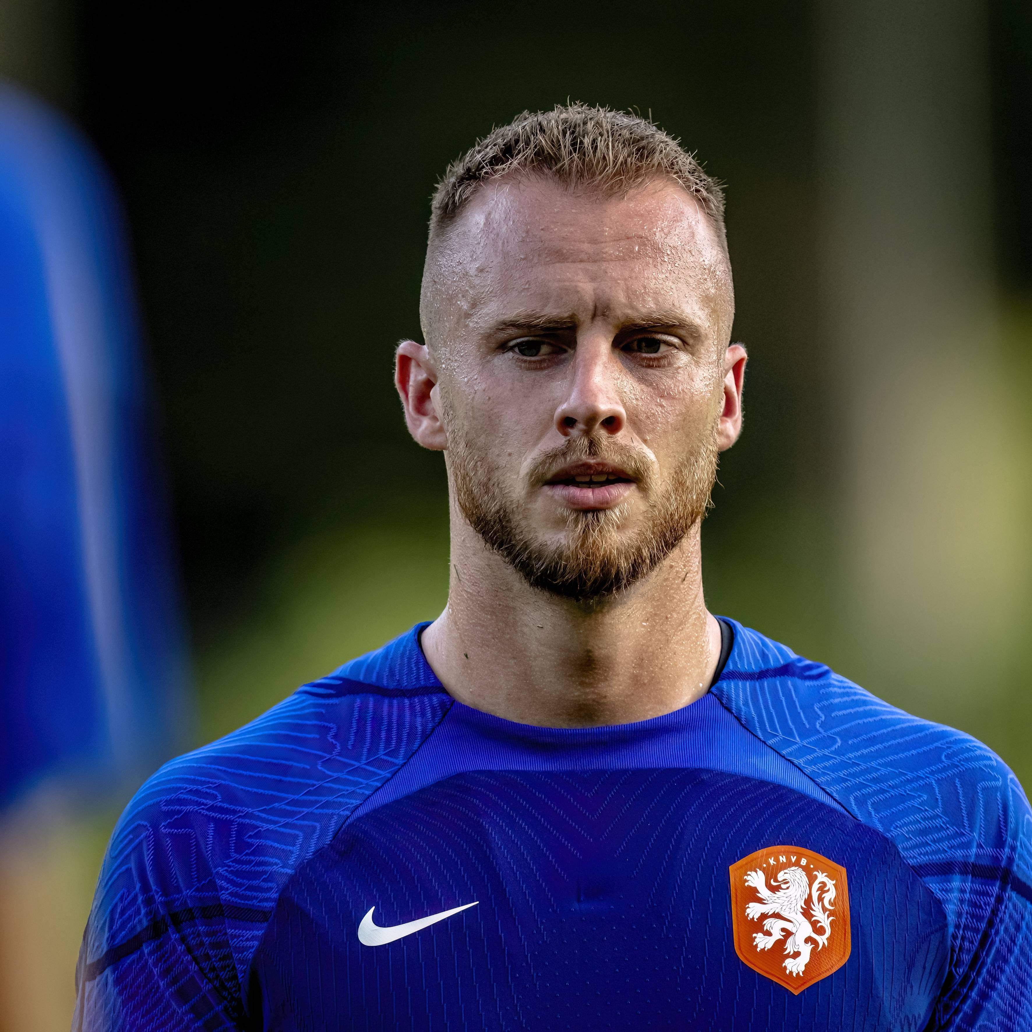 药厂新援弗莱肯：滕哈赫曾经想签我，但加盟药厂是和阿隆索说好的