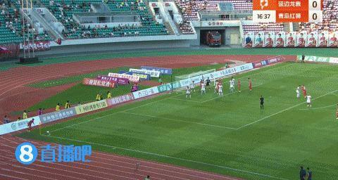 半场-延边龙鼎暂1-0领先青岛红狮 黄振飞头球破门福布斯中框