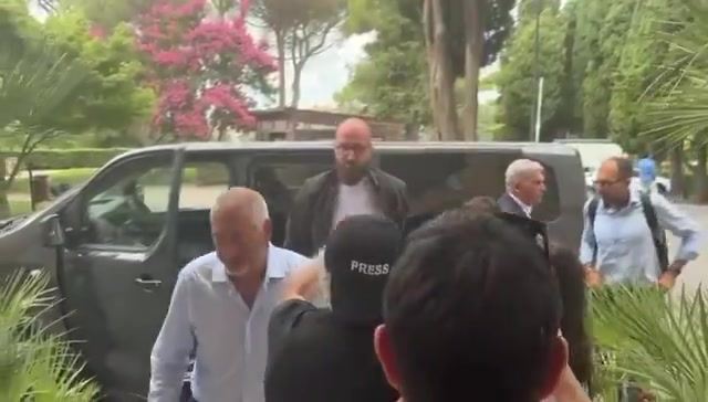 罗马诺：都灵门将瓦尼亚接受那不勒斯体检，转会费2100万欧元