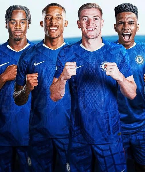 净支出1亿不到切尔西引进7人花2.4亿欧，但售卖7人收入1.5亿