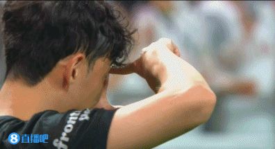 再现标志性庆祝！孙兴慜赛后再与现场观众、队友致意＆告别