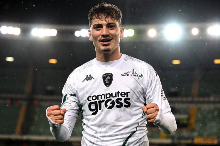 意媒：S-埃斯波西托将先和国米续约，随后卡利亚里租借 强制买断