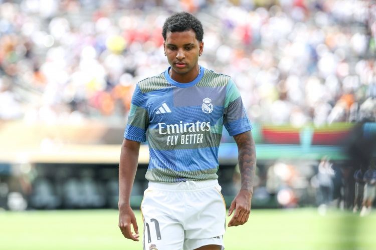 记者：热刺正式报价签罗德里戈的报道不属实，球员未提交转会申请