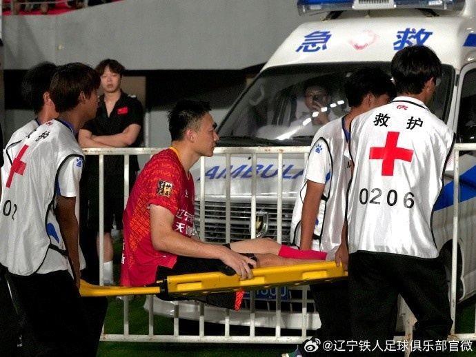 辽宁铁人官方：栗鹏进行右腿胫骨骨折内固定术手术，手术顺利