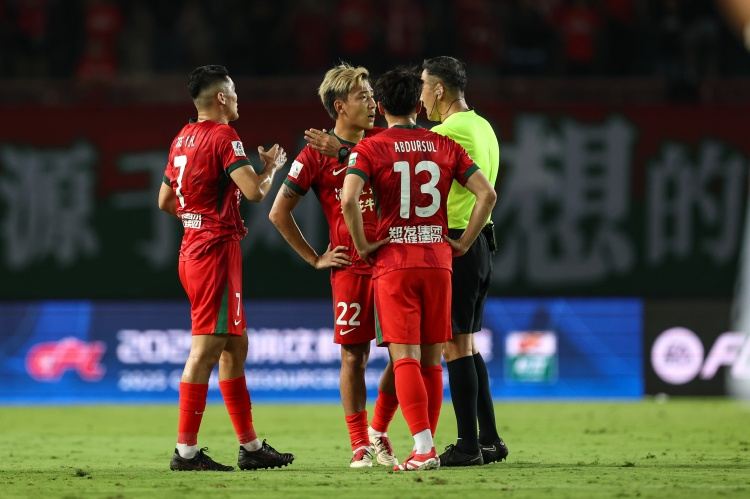 博主：河南队上午前往上海备战海港，赛后次日直接飞往成都