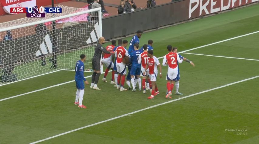 邮报：英超严打故意拉拽、双臂阻碍对手、专注干扰对手的行为