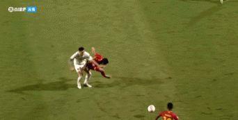 足协评议：广西平果vs定南赣联王思寒踩踏刘浩染红，判罚正确