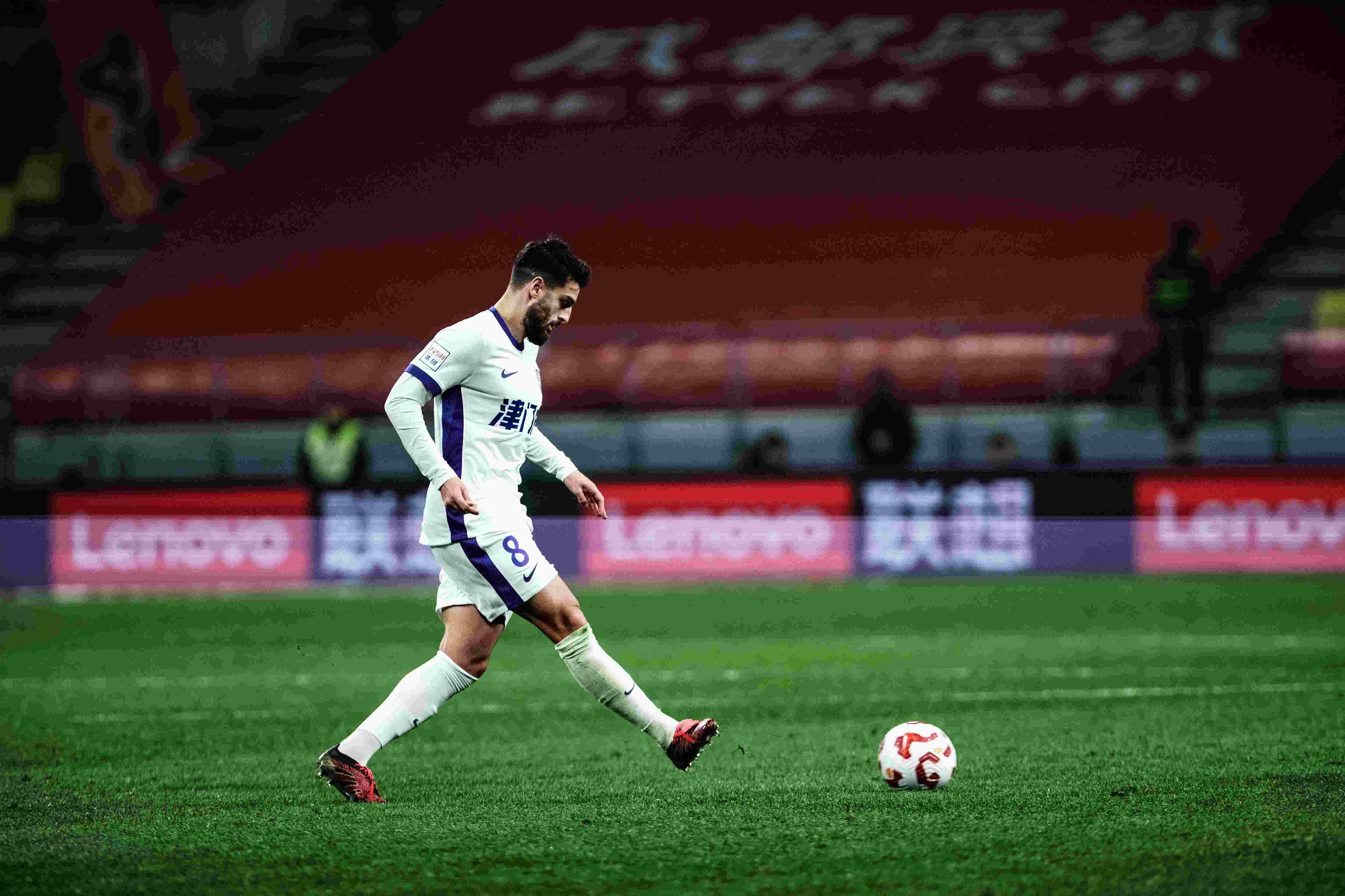 记者：年底合同到期的哈达斯，已与津门虎就续约达成一致