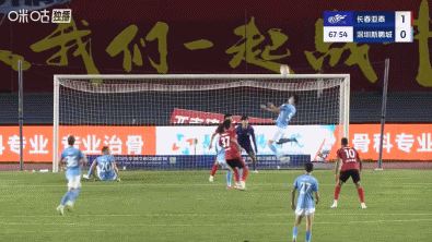 愿无大碍！廖力生被对手“爆头”，随后被担架抬走 医疗车入场