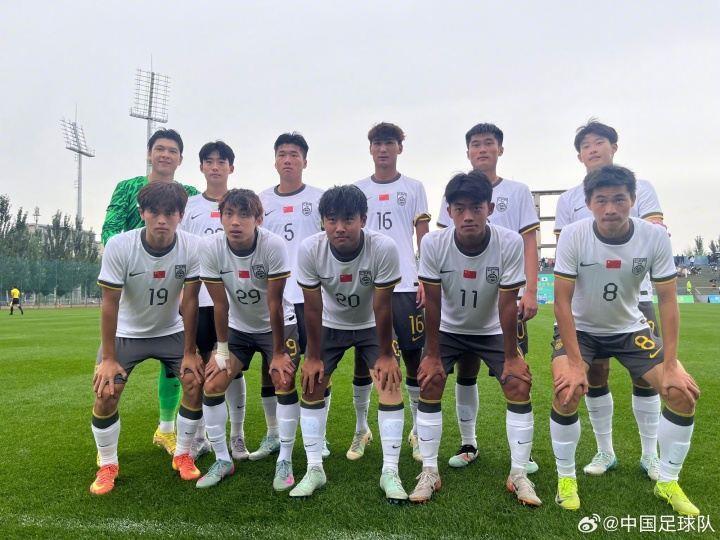 马德兴谈国青1-2韩国：上半场瞬间分心丢球，下半场围攻得势无果