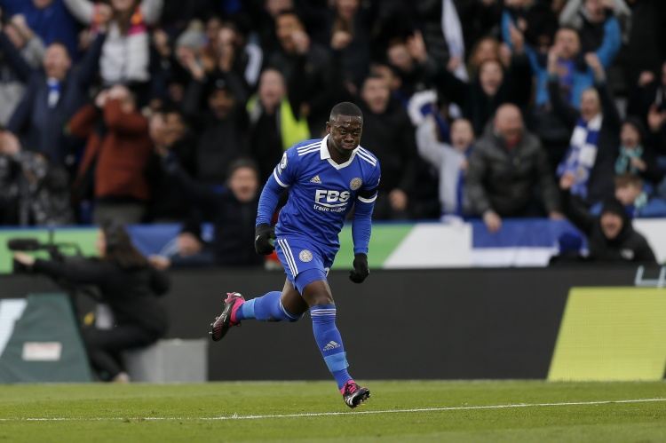 官方：沃特福德签下塞内加尔中场门迪，双方签署了一份1 1的合同