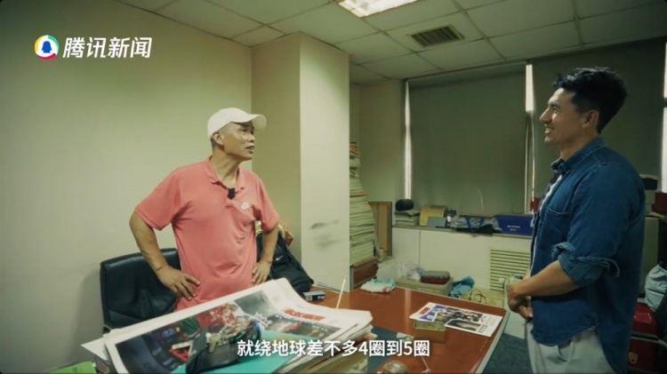 马德兴：报道足球以来估计写了3000多万字，每年飞差不多20万公里