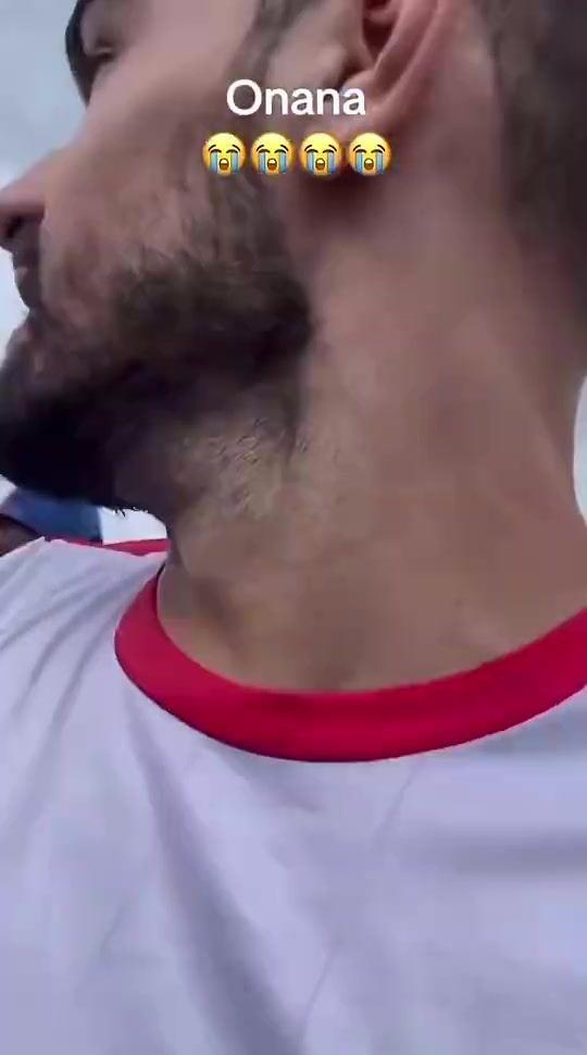 屡遭不顺！奥纳纳在喀麦隆输球后遭丢水瓶，又被曼联放弃转战土超