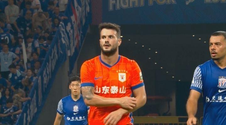该如何形容瓦科47天7战狂轰14球！1次大四喜2次帽子戏法！