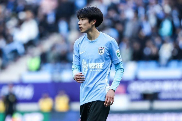 高中老师：朱鹏宇是北体大在读生 需要有高智商配合才能踢得更好