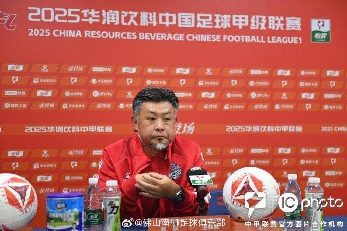 王宏伟：非常不容易的一场比赛，在南京客场比赛这一分非常的宝贵